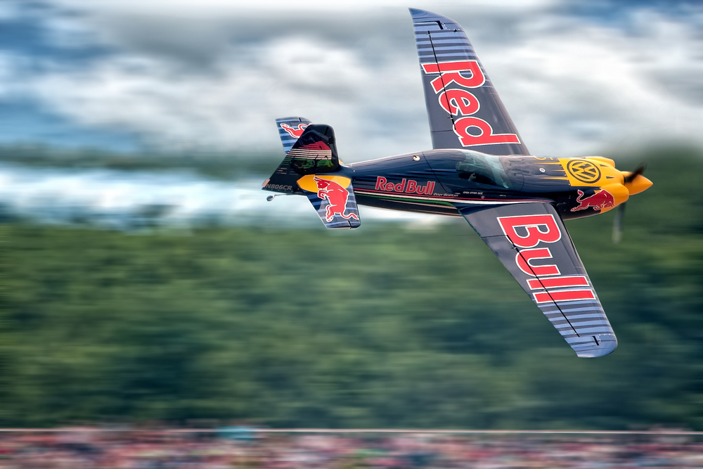 red-bull-air-race-corvus-racer-540-pilot