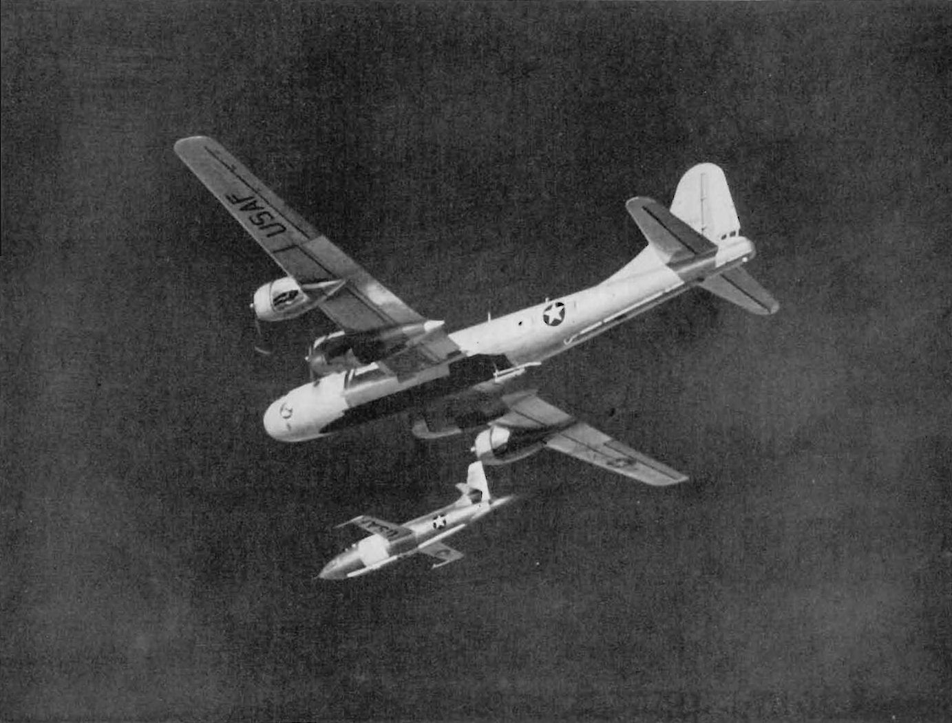 Momento del lanzamiento de un X-1 desde el bombardero madre B-29