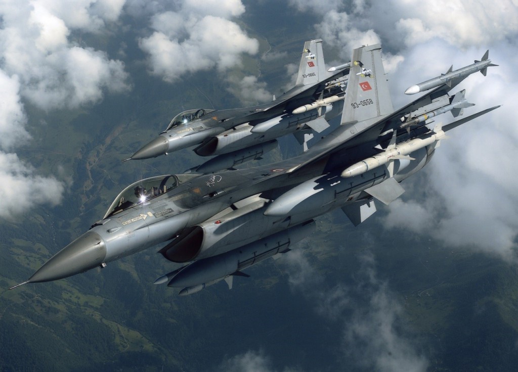 F-16 Bloque 5 de la Fuerza Aérea Turca. Fuente: http://www.salbarmas.com/