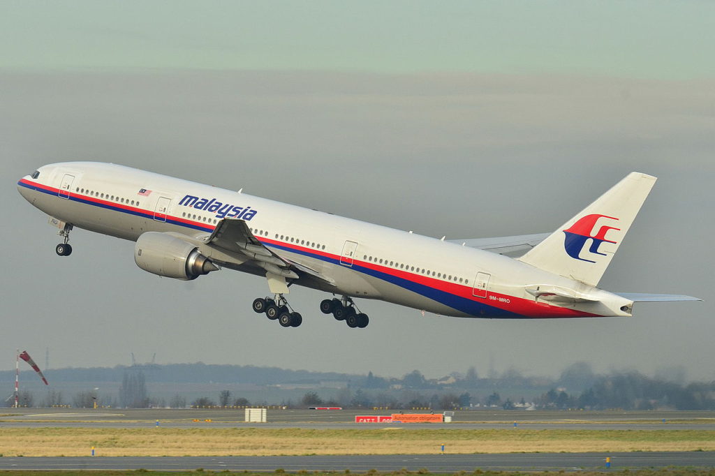 Boeing_777-200ER_Malaysia_AL_(MAS)_9M-MRO