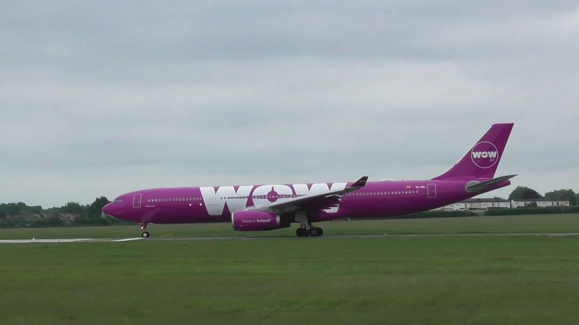 Uk 30. Airbus a330 livery. Purple plane. Vilnius Purple plane.