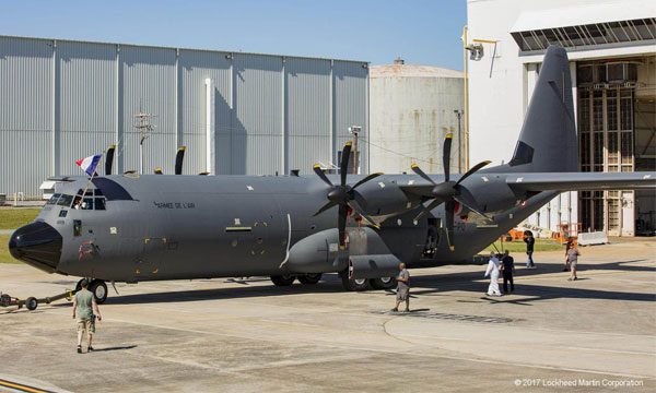 Roll-out del primer C-130J de las FAF en las instalaciones de Lockheed Martin. Foto: Lockheed Martin