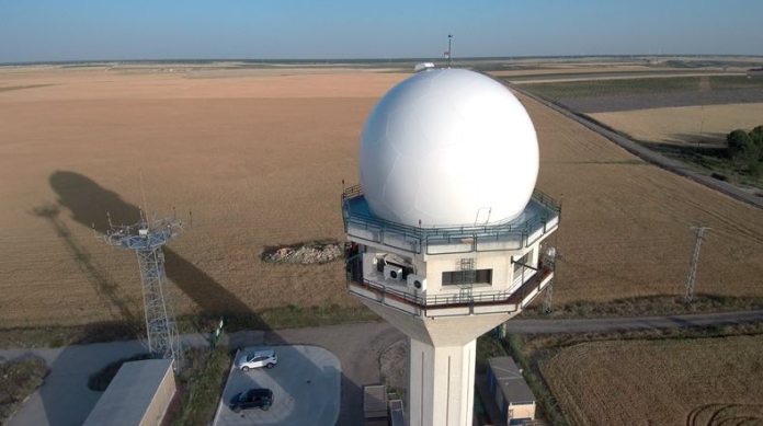 Radar Estación de vigilancia ADS-B de Palencia. (ENAIRE)