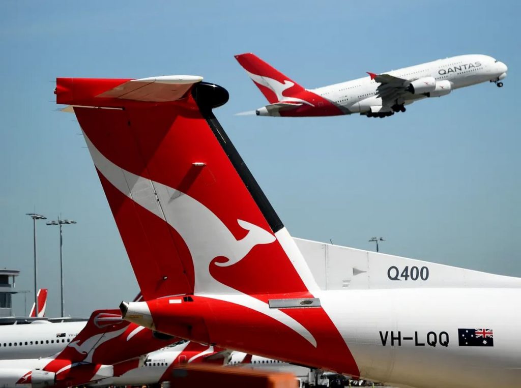 Qantas reduce 2.000 empleados