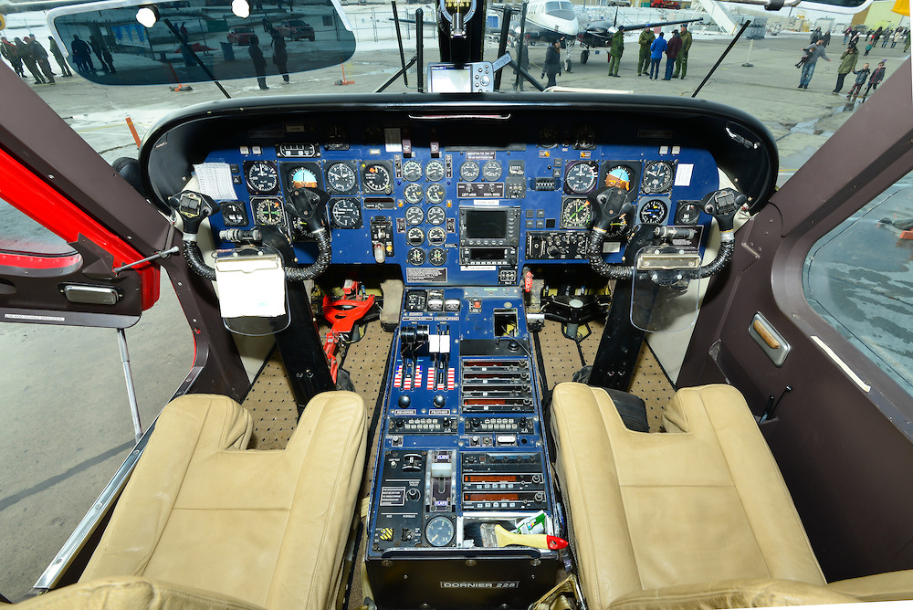 DO-228 cockpit