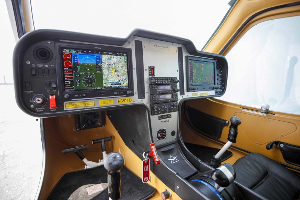 Flight Design F2 Cockpit panel