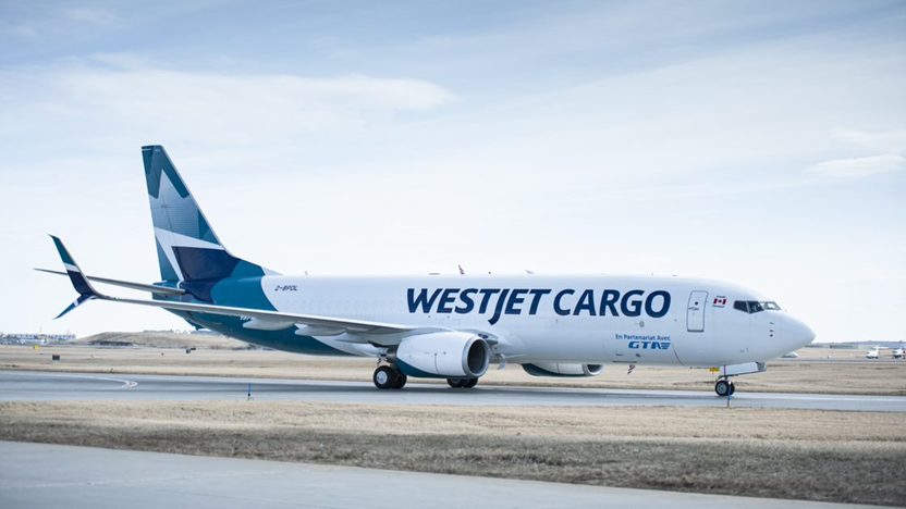 WestJet incorpora un B737-800 BCF 