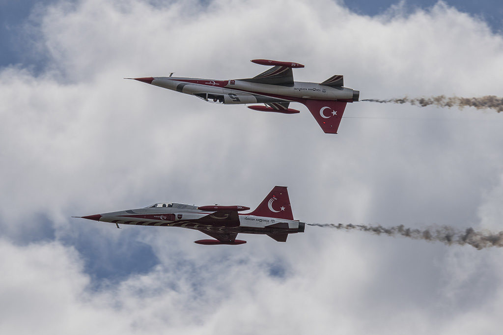 Turkish Stars" con sus jets F-5