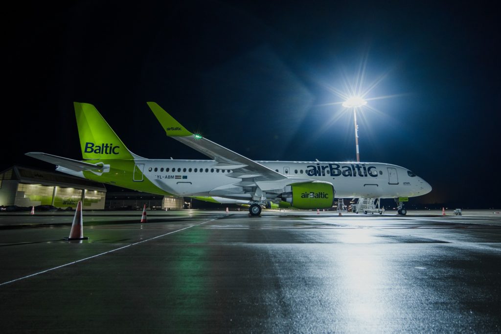 airBaltic  A220